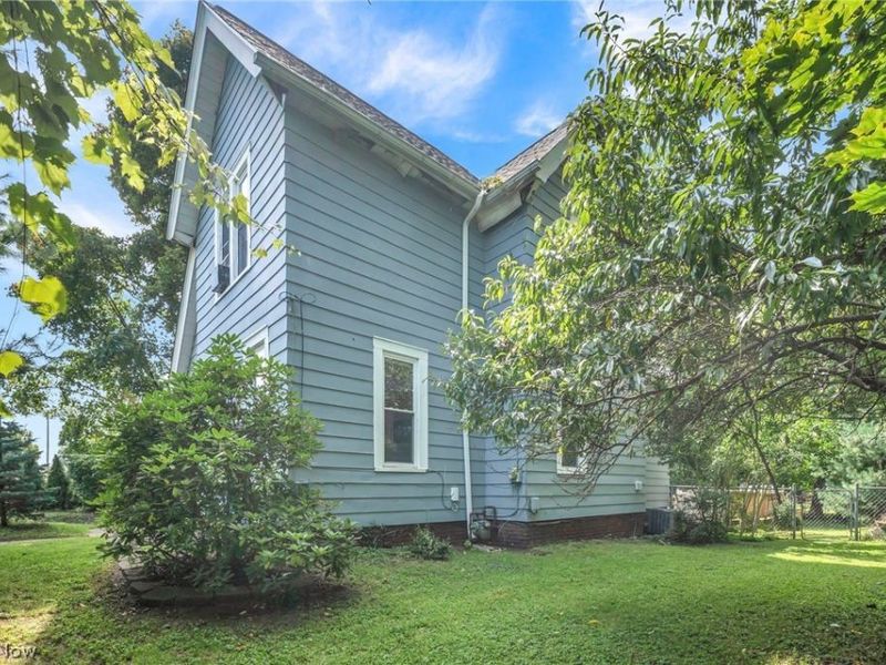 695 N Saint Clair Street, Painesville, OH 44077 Photo 38