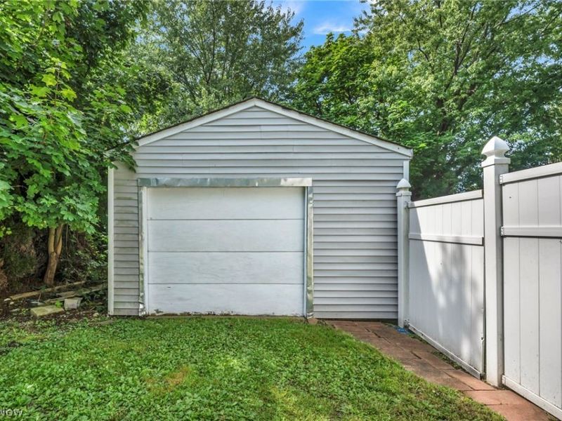 695 N Saint Clair Street, Painesville, OH 44077 Photo 43