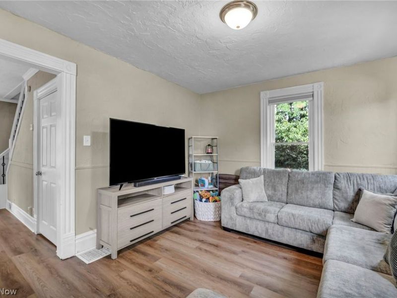 695 N Saint Clair Street, Painesville, OH 44077 Photo 7