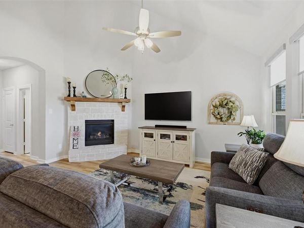 3913 Southbend Drive, Denison, TX 75020