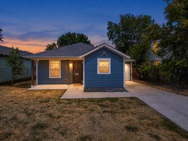 1005 E Harvey Avenue, Fort Worth, TX 76104