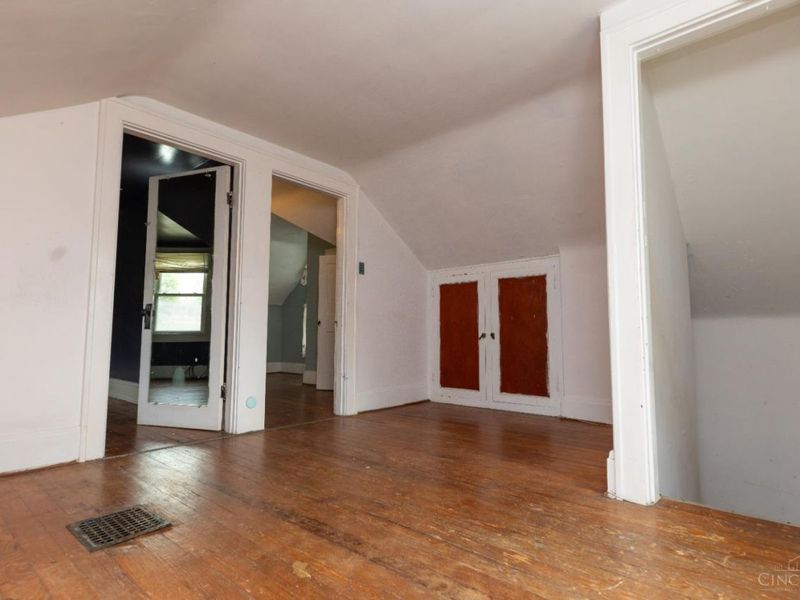 1031 Schiff Avenue, Cincinnati, OH 45205 Photo 18