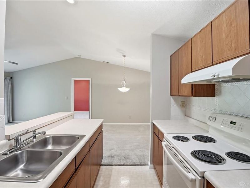 6701 Green Branch Drive, Unit 8, Centerville, OH 45459 Photo 10