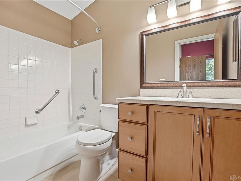 6701 Green Branch Drive, Unit 8, Centerville, OH 45459 Photo 16