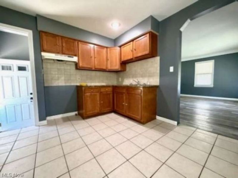 14207 Tabor Avenue, Maple Heights, OH 44137 Photo 2