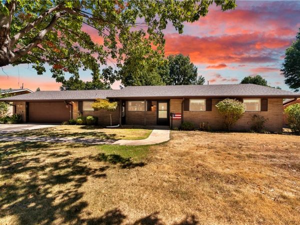 1111 Ranch Drive , Springdale, AR 72762