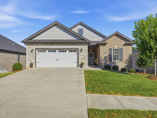 2368 Haystack Circle, Piney Flats, TN 37686