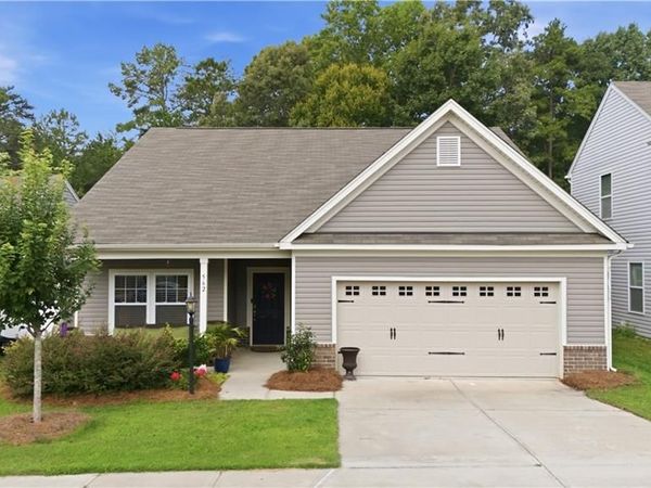 562 Freeport Court, Winston-Salem, NC 27127