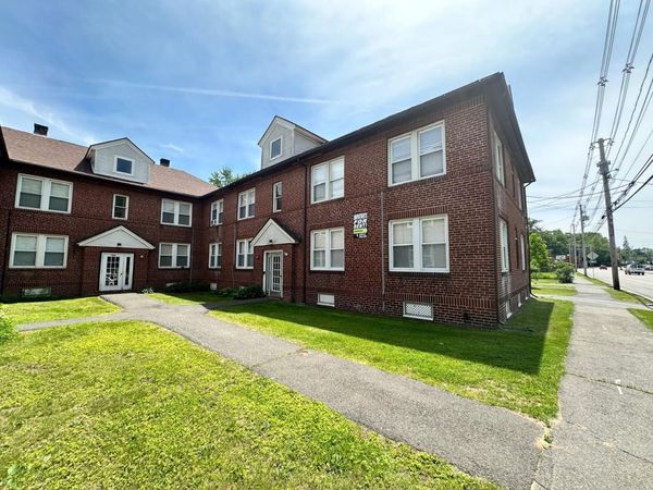 902 Main St, Unit 1L, Holyoke, MA 01040