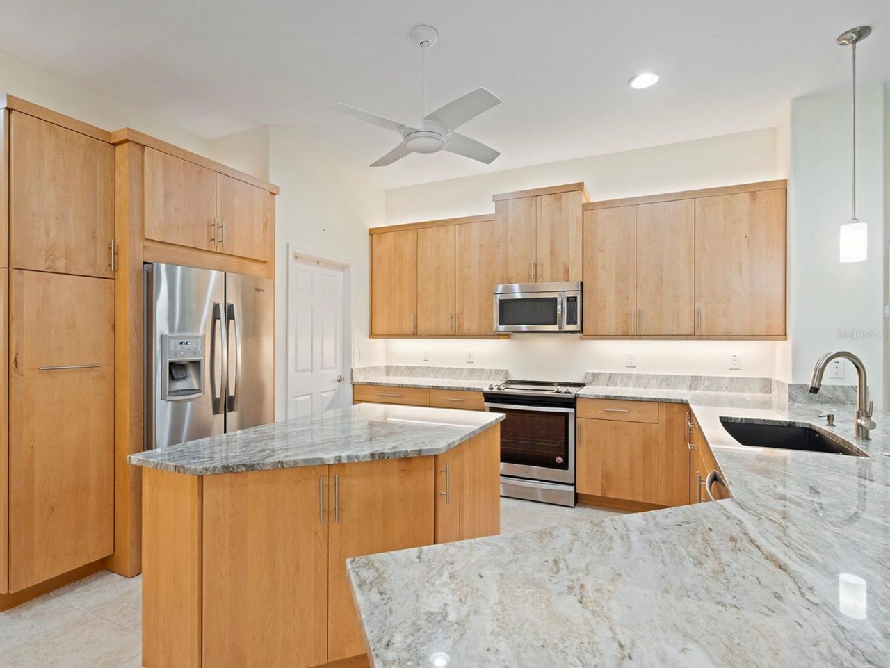 8348 Bridgeport Bay Circle, Mount Dora, FL 32757 Photo