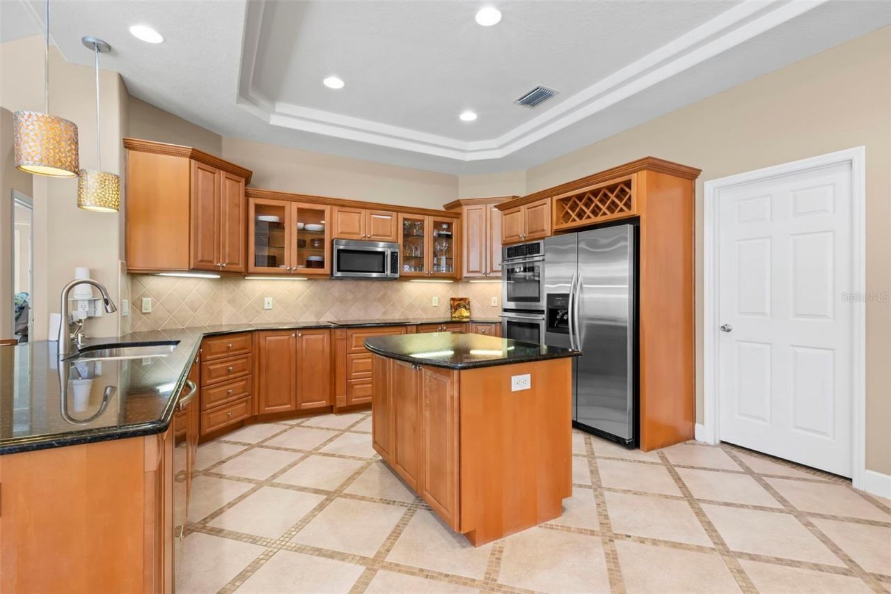 10205 Falcon Terrace, Seminole, FL 33778 Photo