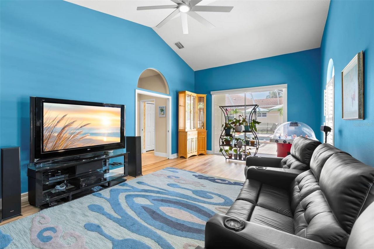 10205 Falcon Terrace, Seminole, FL 33778 Photo