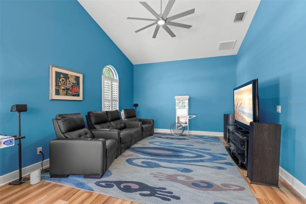 10205 Falcon Terrace, Seminole, FL 33778 Photo