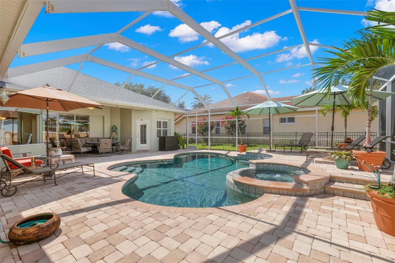 10205 Falcon Terrace, Seminole, FL 33778 Photo