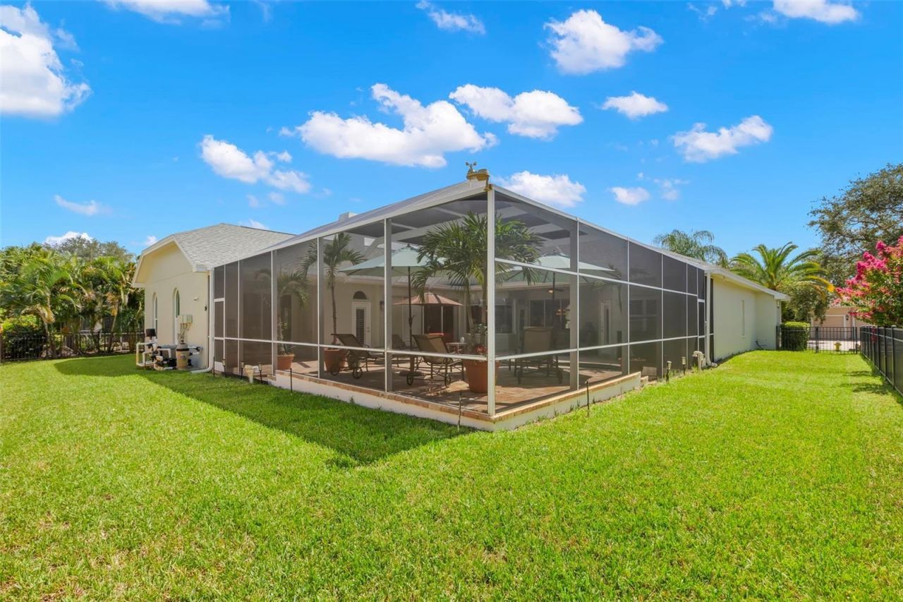 10205 Falcon Terrace, Seminole, FL 33778 Photo