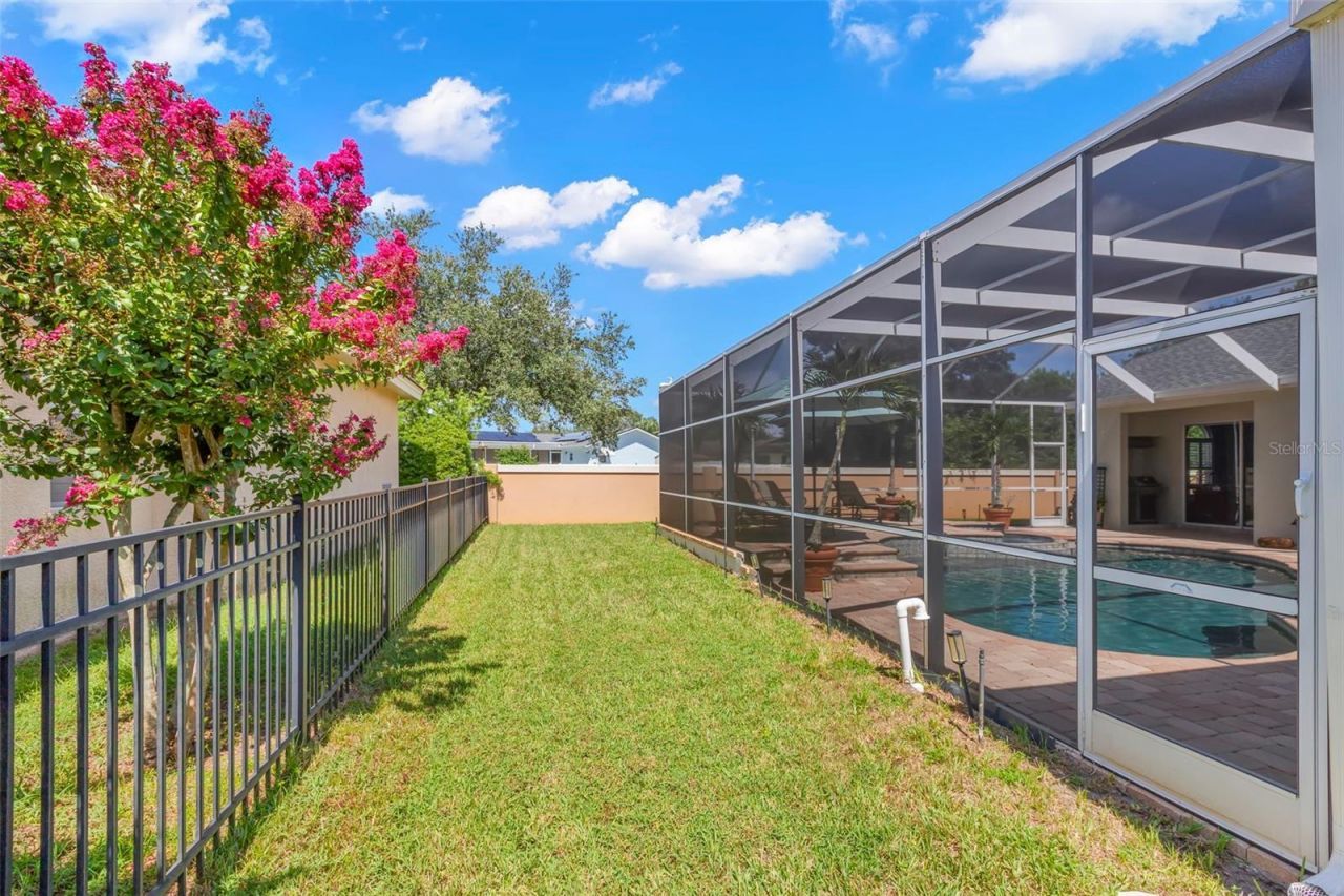 10205 Falcon Terrace, Seminole, FL 33778 Photo