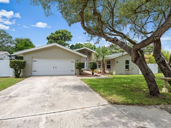 425 WAYFARER COURT , TARPON SPRINGS, FL 34689