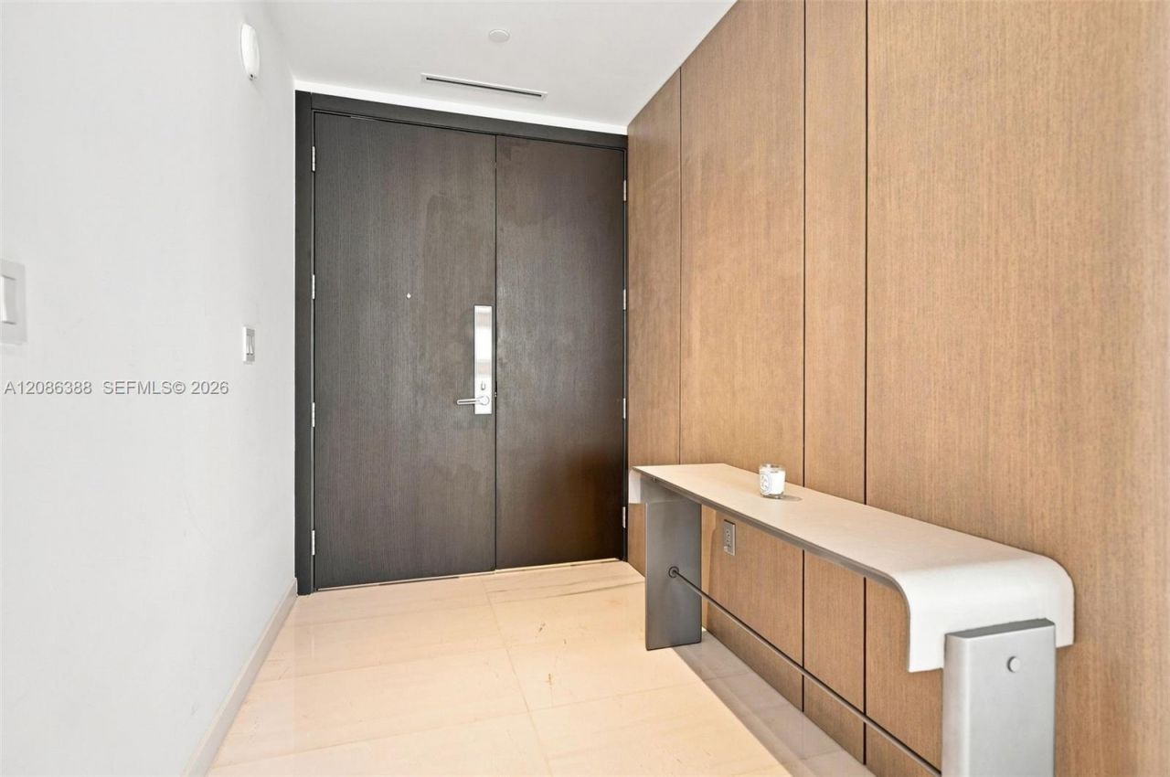 300 Biscayne Blvd Way, Unit 3807, Miami, FL 33131 Photo