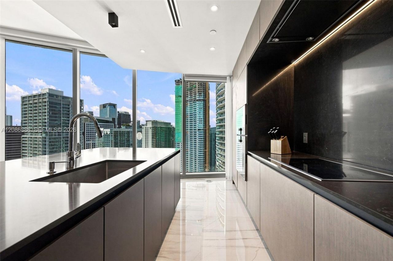 300 Biscayne Blvd Way, Unit 3807, Miami, FL 33131 Photo