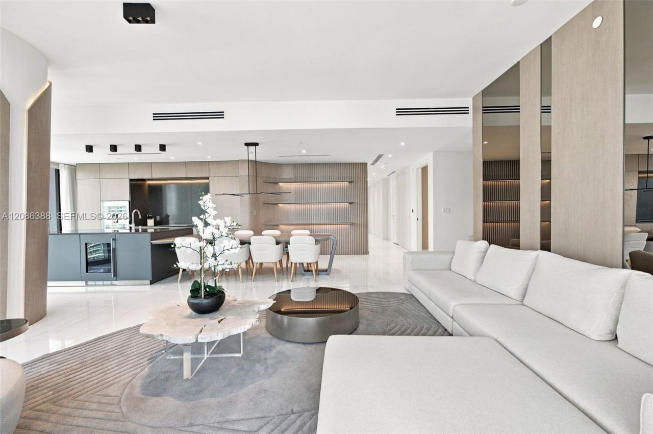 300 Biscayne Blvd Way, Unit 3807, Miami, FL 33131 Photo