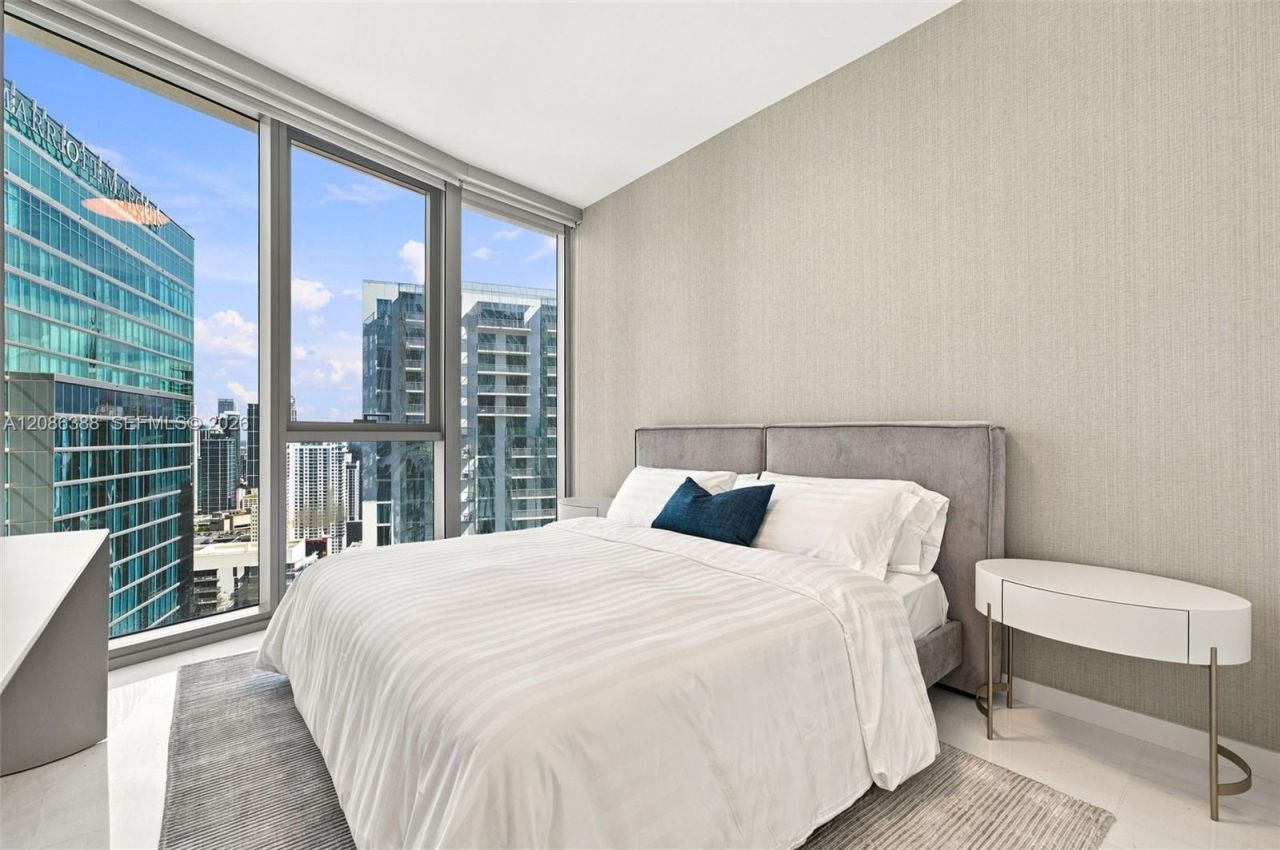 300 Biscayne Blvd Way, Unit 3807, Miami, FL 33131 Photo