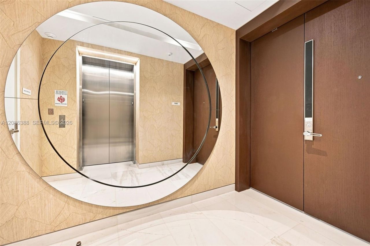 300 Biscayne Blvd Way, Unit 3807, Miami, FL 33131 Photo