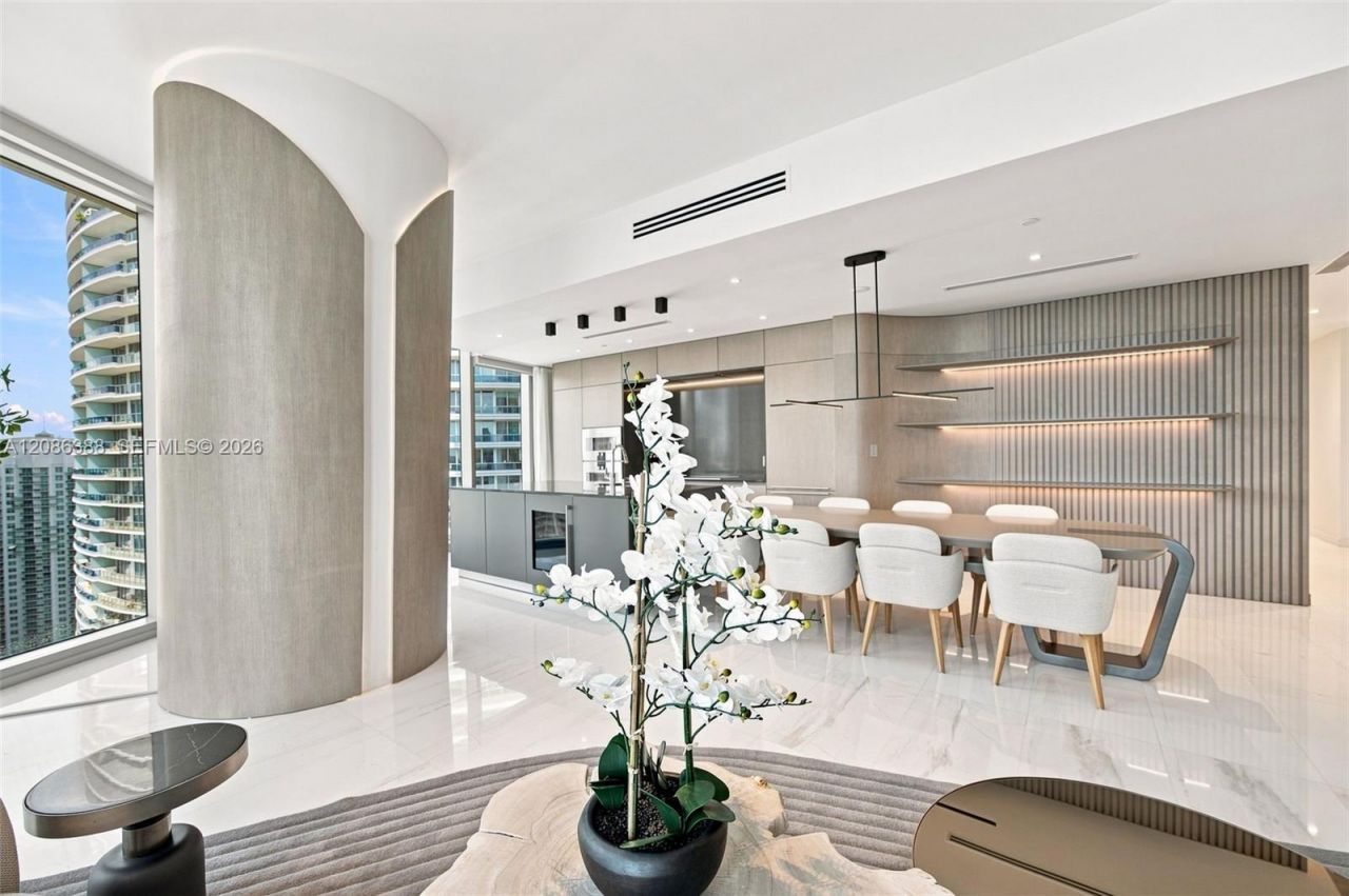 300 Biscayne Blvd Way, Unit 3807, Miami, FL 33131 Photo