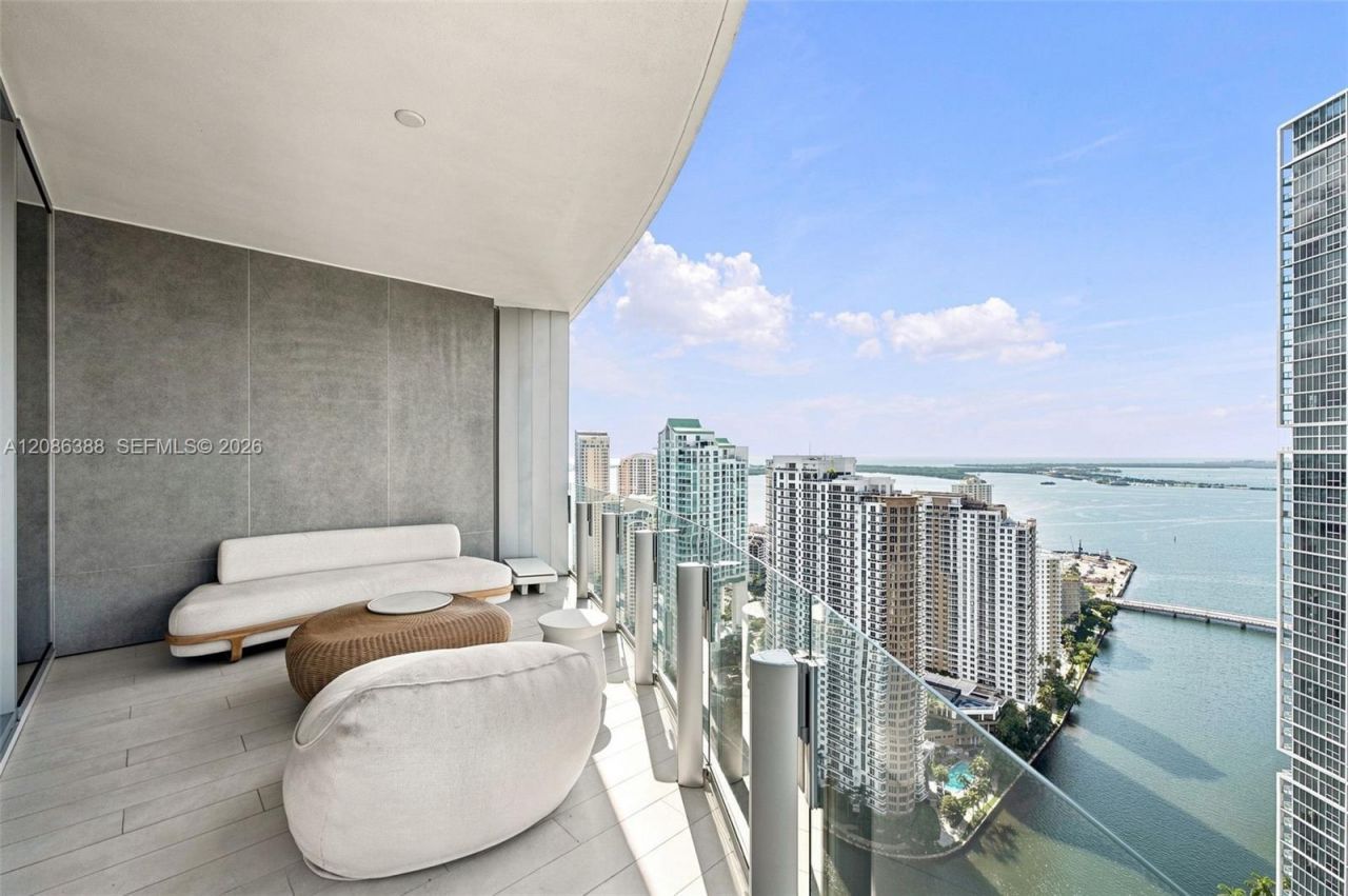 300 Biscayne Blvd Way, Unit 3807, Miami, FL 33131 Photo