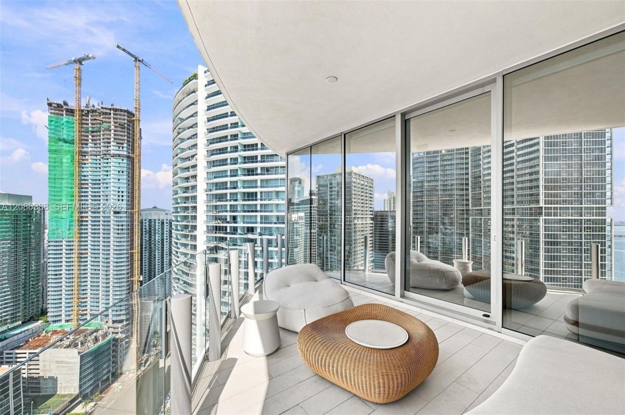 300 Biscayne Blvd Way, Unit 3807, Miami, FL 33131 Photo