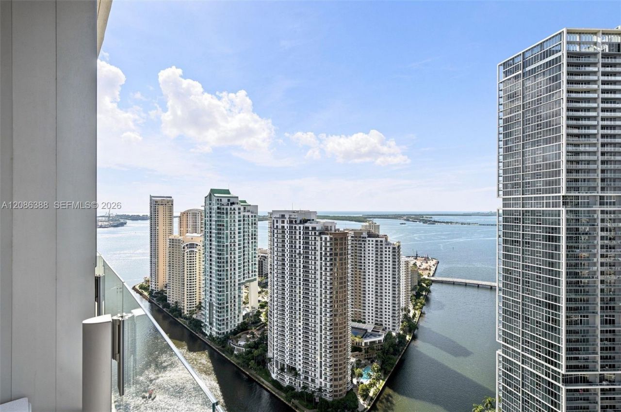 300 Biscayne Blvd Way, Unit 3807, Miami, FL 33131 Photo