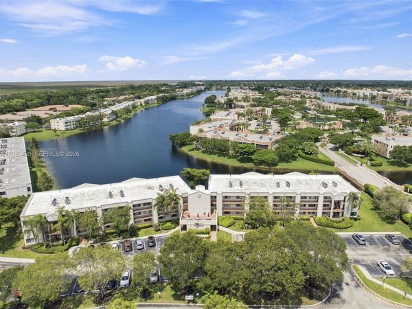 10668 W Clairmont Cir, Unit 303, Tamarac, FL 33321
