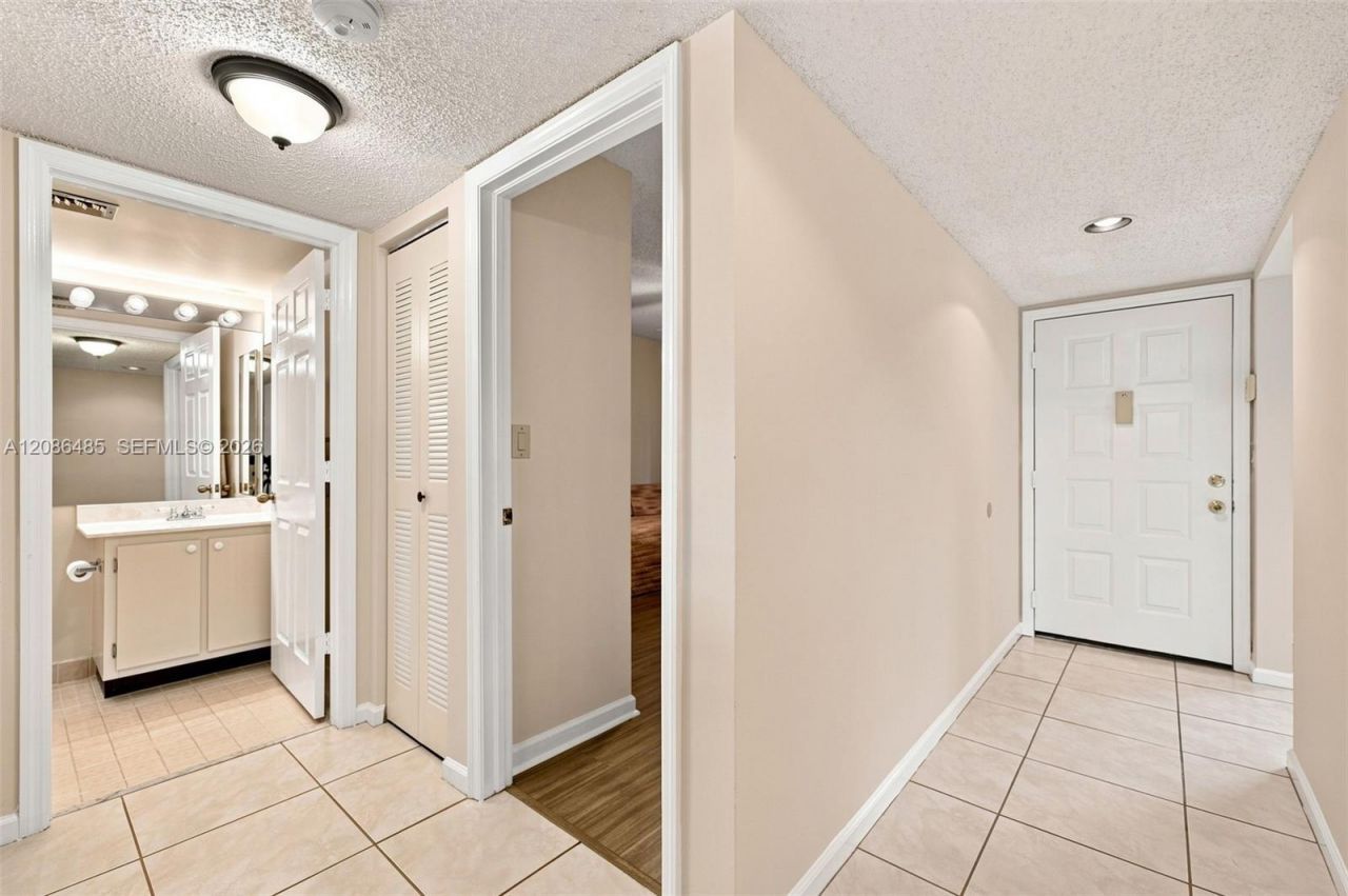 10668 W Clairmont Cir, Unit 303, Tamarac, FL 33321 Photo
