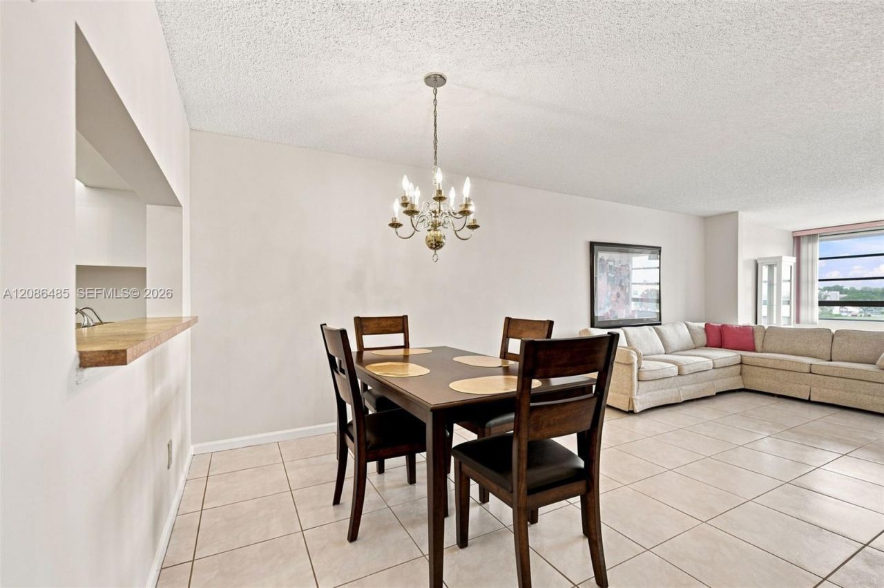10668 W Clairmont Cir, Unit 303, Tamarac, FL 33321 Photo