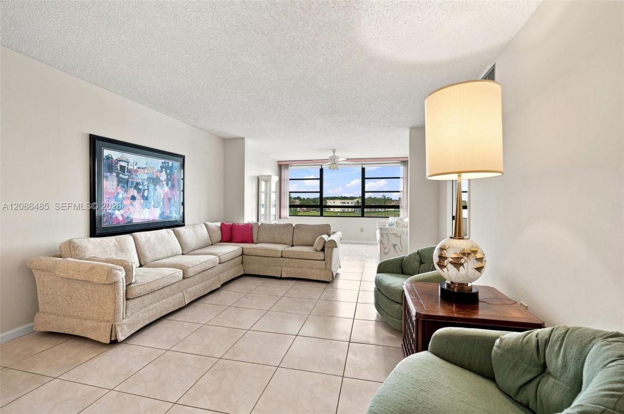 10668 W Clairmont Cir, Unit 303, Tamarac, FL 33321 Photo