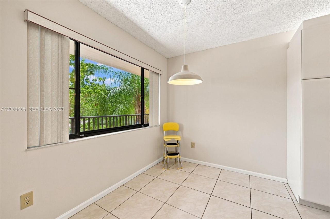 10668 W Clairmont Cir, Unit 303, Tamarac, FL 33321 Photo