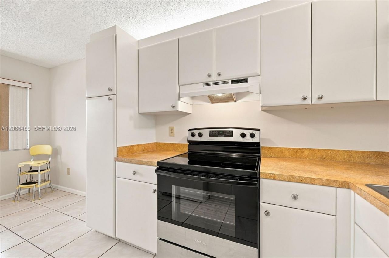 10668 W Clairmont Cir, Unit 303, Tamarac, FL 33321 Photo