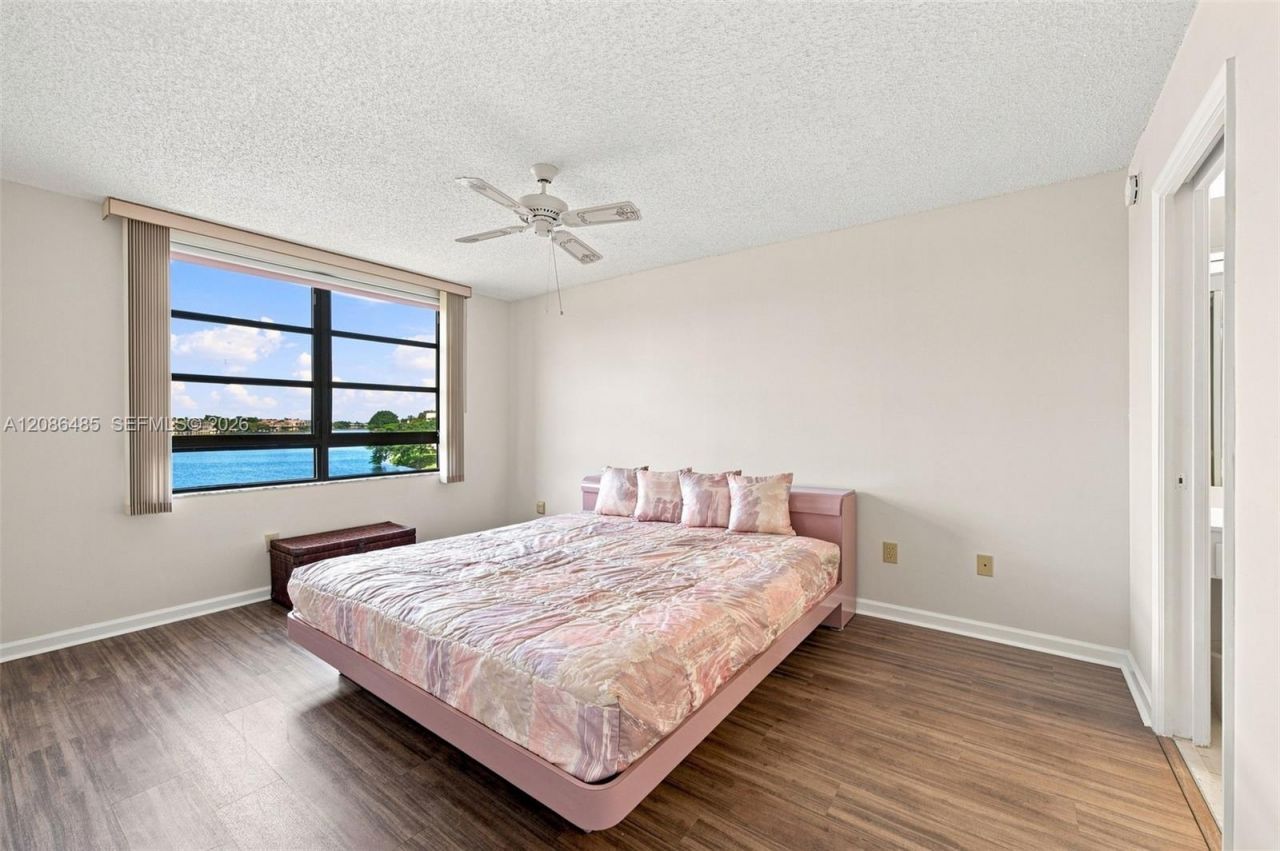 10668 W Clairmont Cir, Unit 303, Tamarac, FL 33321 Photo