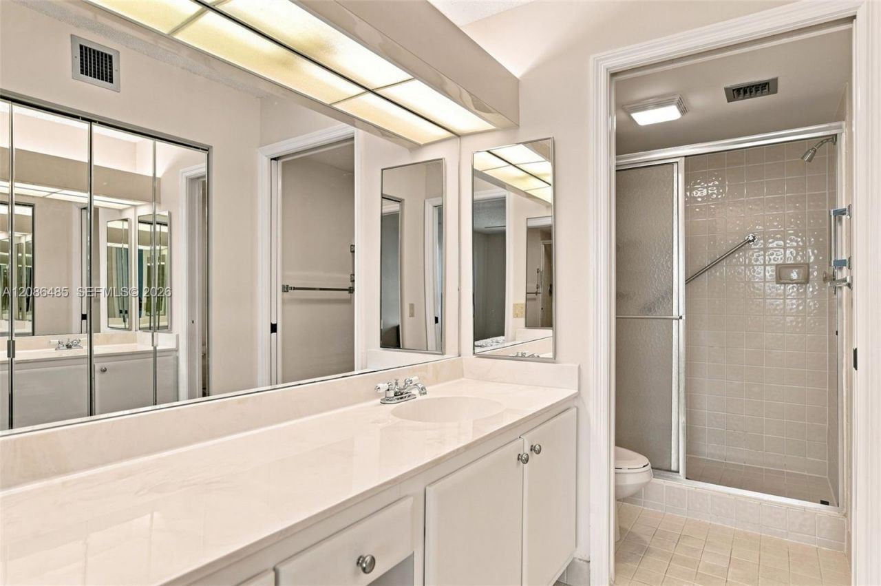10668 W Clairmont Cir, Unit 303, Tamarac, FL 33321 Photo