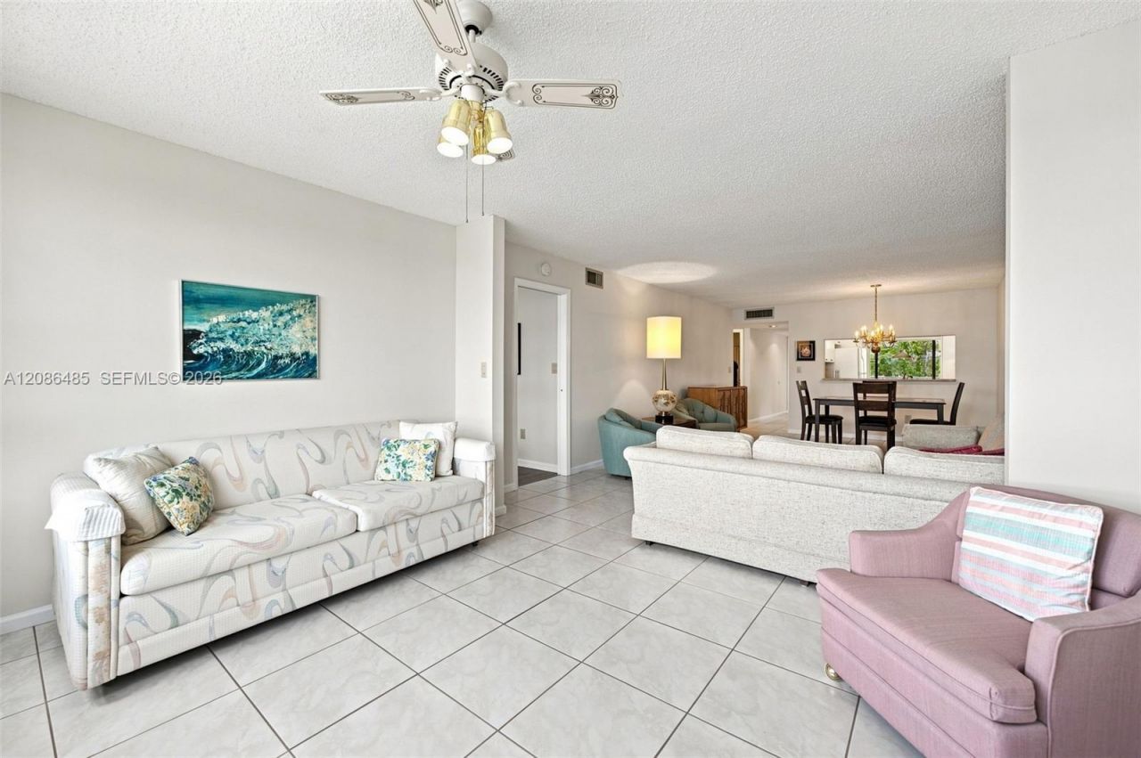 10668 W Clairmont Cir, Unit 303, Tamarac, FL 33321 Photo