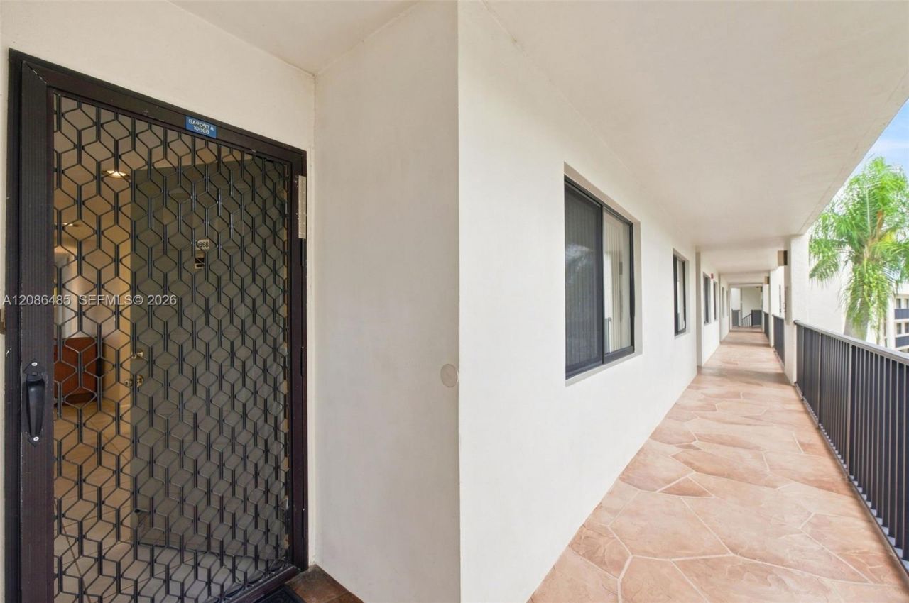 10668 W Clairmont Cir, Unit 303, Tamarac, FL 33321 Photo