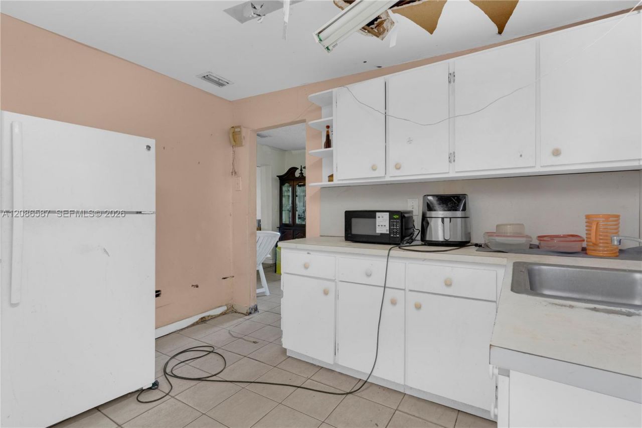 855 NW 130th St, North Miami, FL 33168 Photo