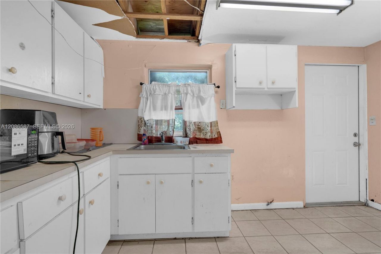 855 NW 130th St, North Miami, FL 33168 Photo