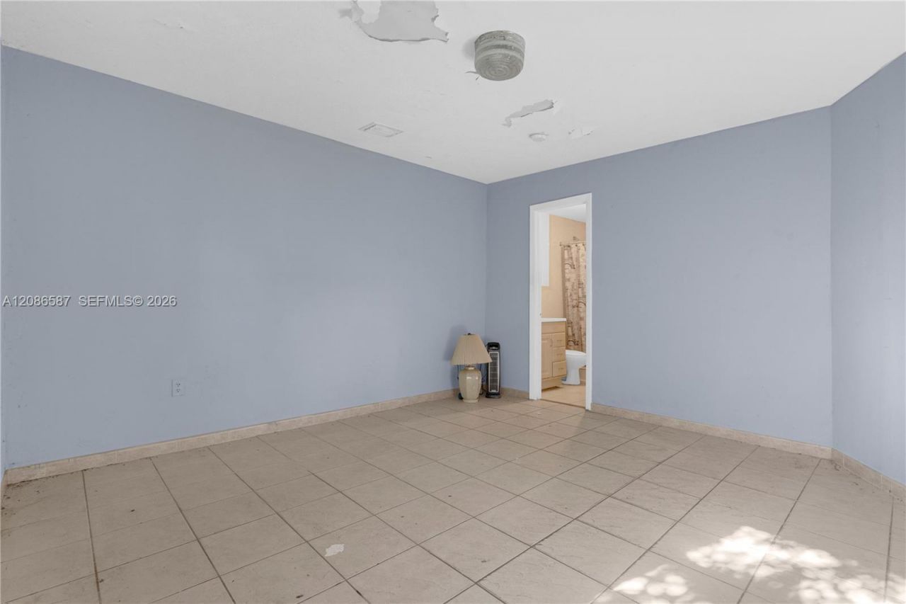 855 NW 130th St, North Miami, FL 33168 Photo