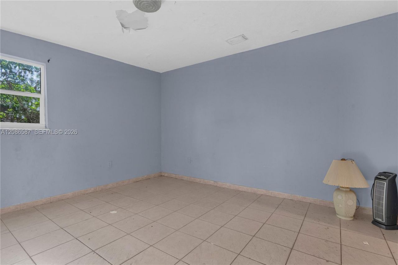 855 NW 130th St, North Miami, FL 33168 Photo