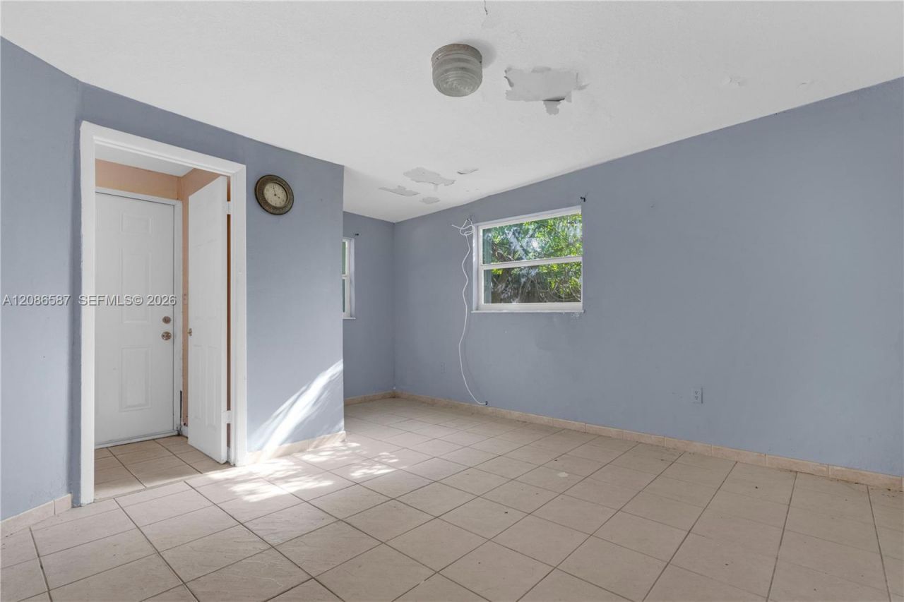 855 NW 130th St, North Miami, FL 33168 Photo