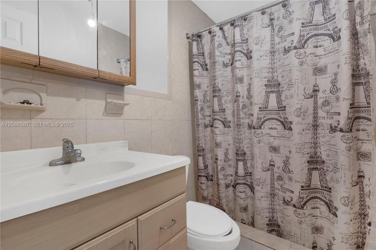 855 NW 130th St, North Miami, FL 33168 Photo