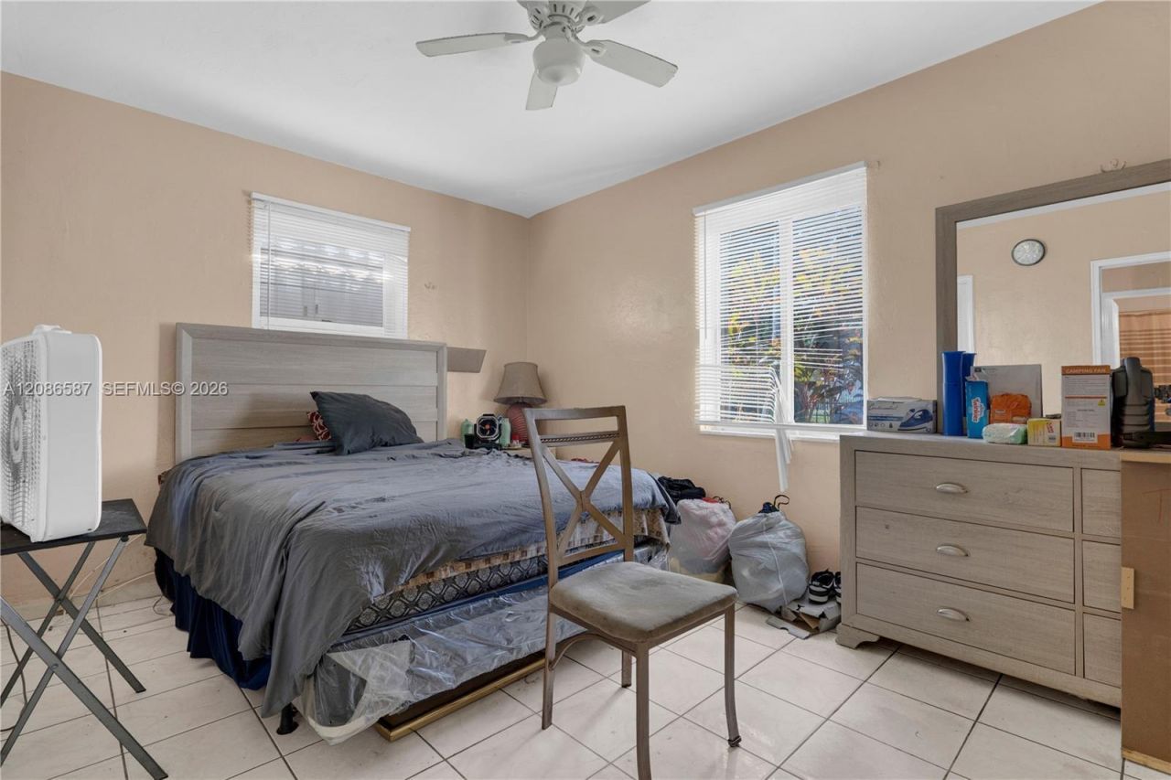 855 NW 130th St, North Miami, FL 33168 Photo