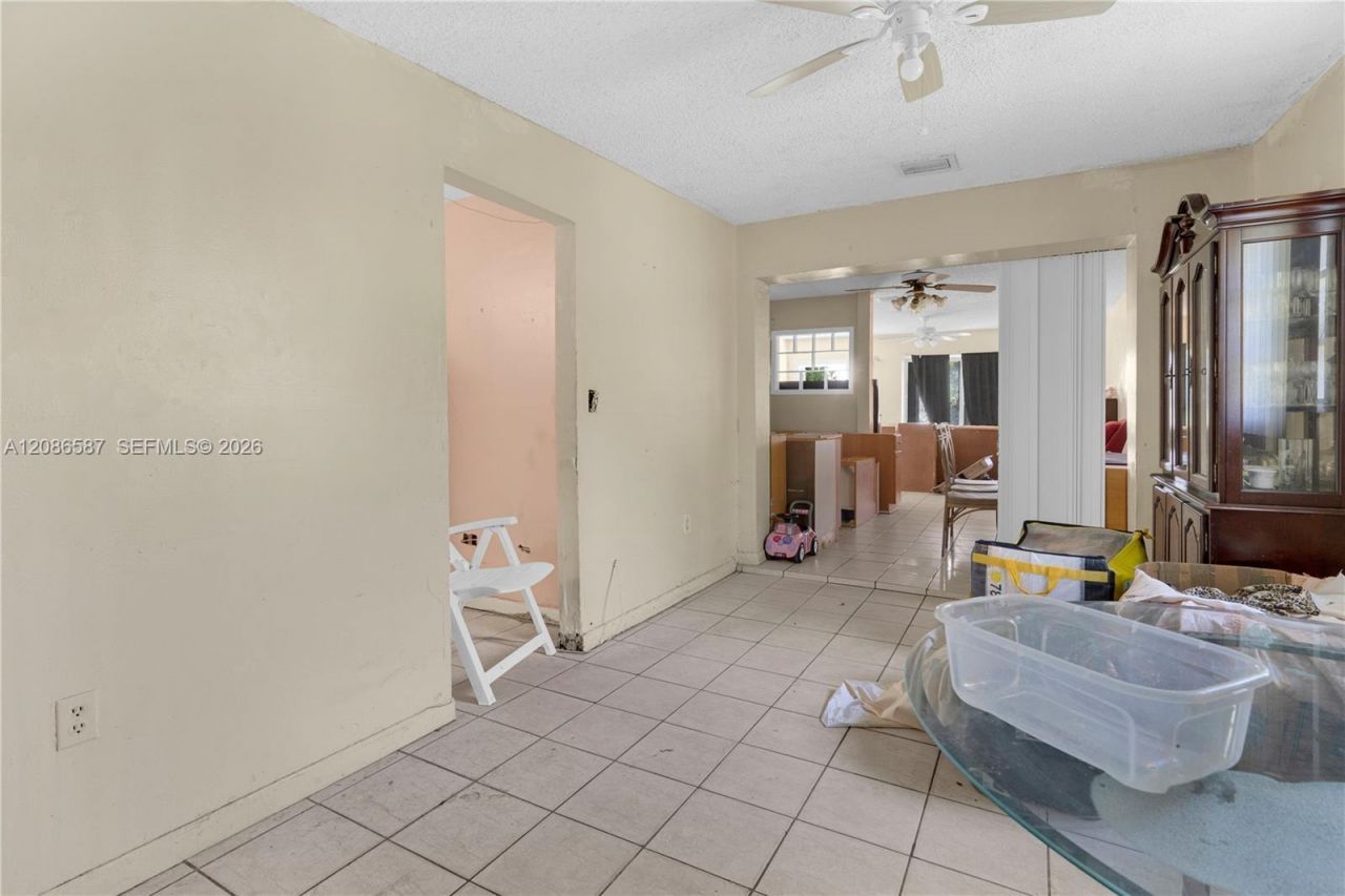 855 NW 130th St, North Miami, FL 33168 Photo