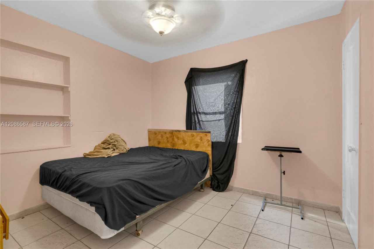 855 NW 130th St, North Miami, FL 33168 Photo