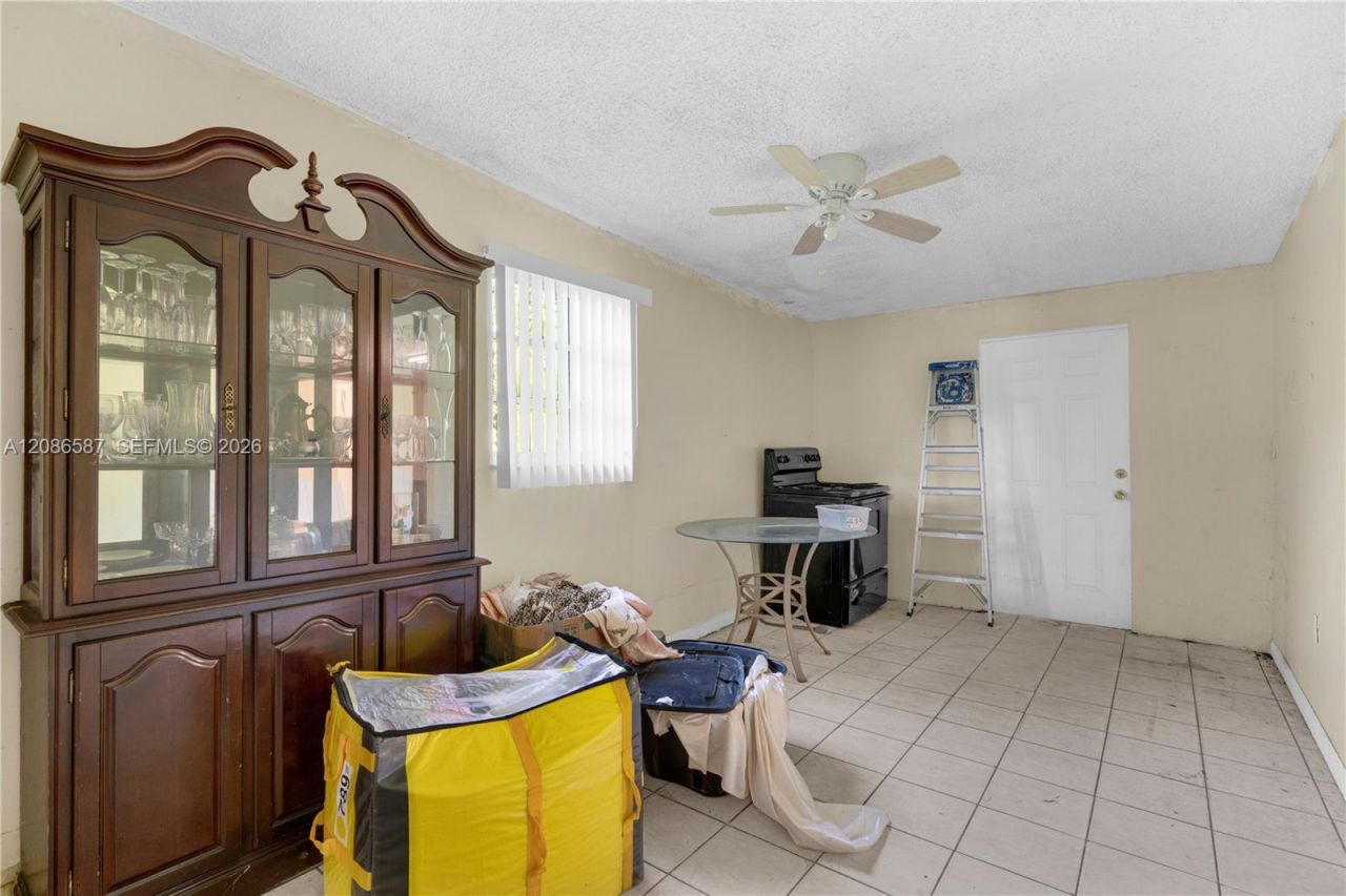 855 NW 130th St, North Miami, FL 33168 Photo